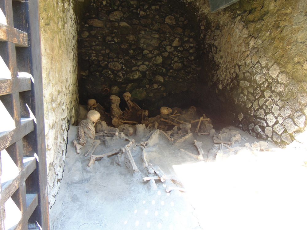 Bons found in Ercolano ruins
