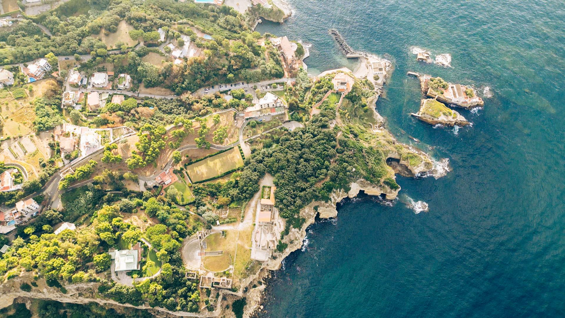 vista dall'alto del parco archeologico di Posillipo