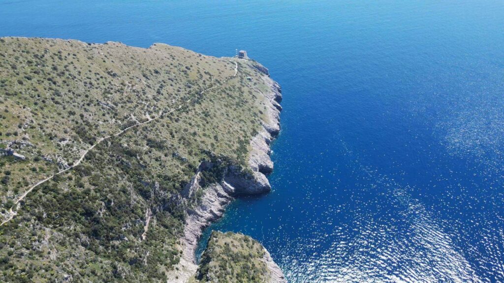 le falesie vertiginose di Punta Campanella