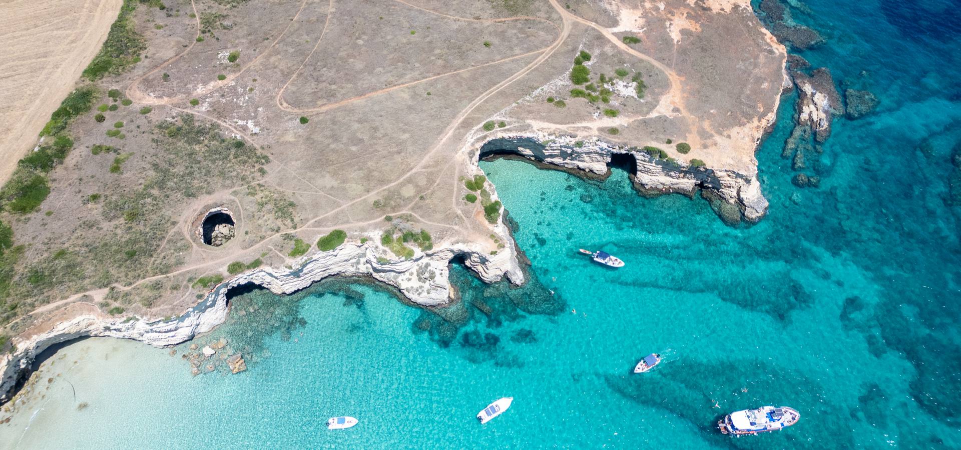 vista dall'alto di baia del mulino d'acqua in Puglia